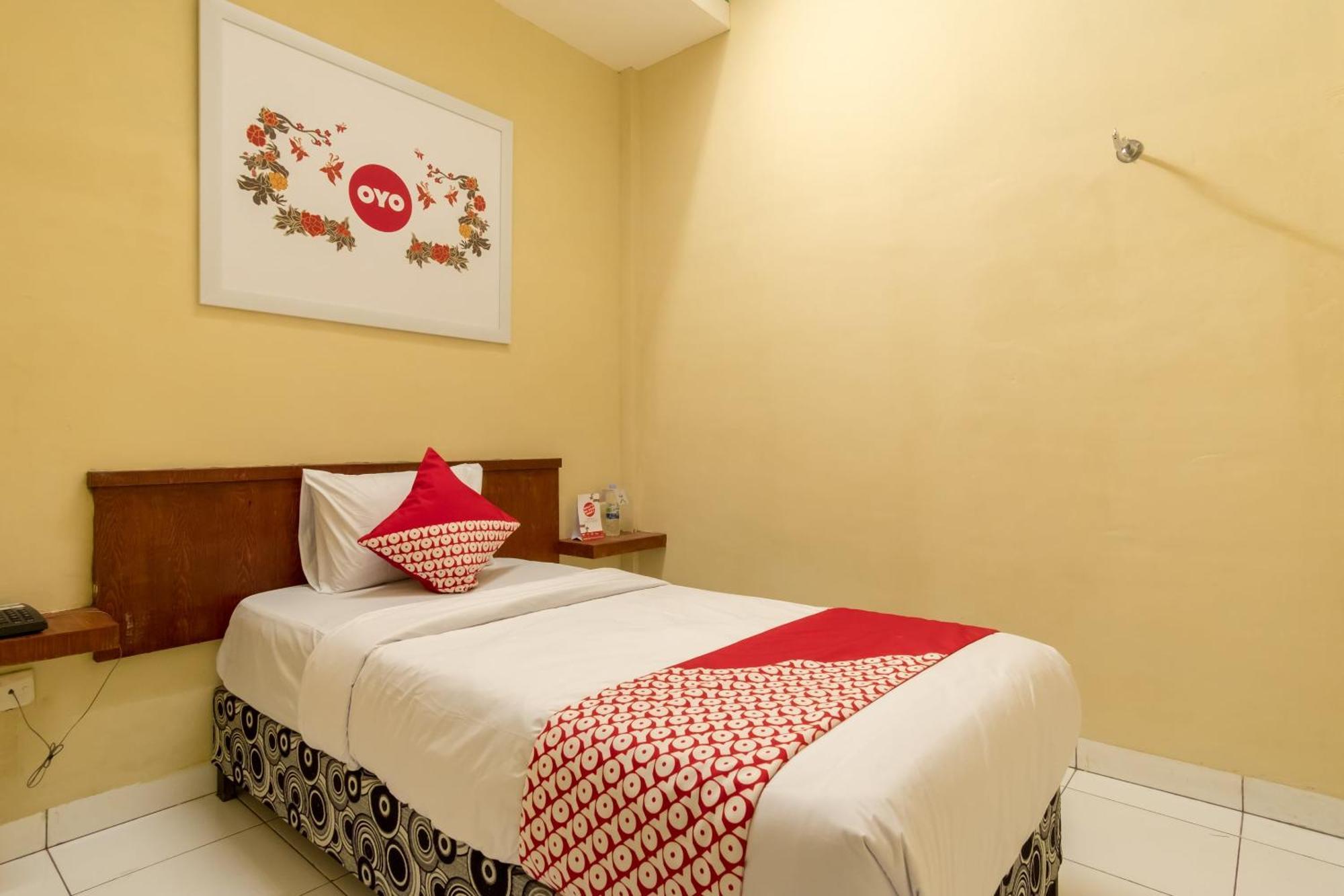 Capital O 615 Residence Puri Hotel Syariah Medan Dış mekan fotoğraf