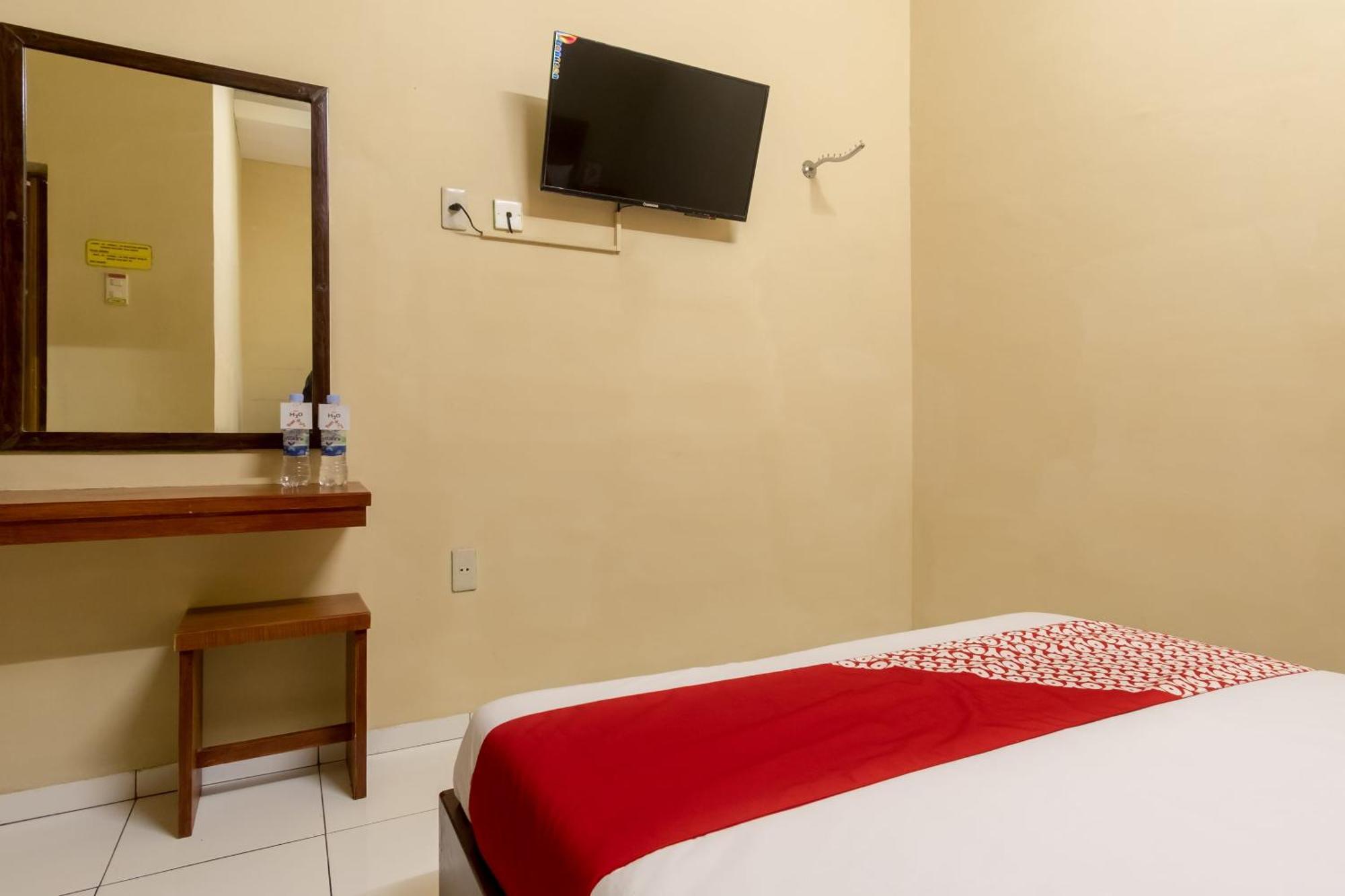 Capital O 615 Residence Puri Hotel Syariah Medan Dış mekan fotoğraf