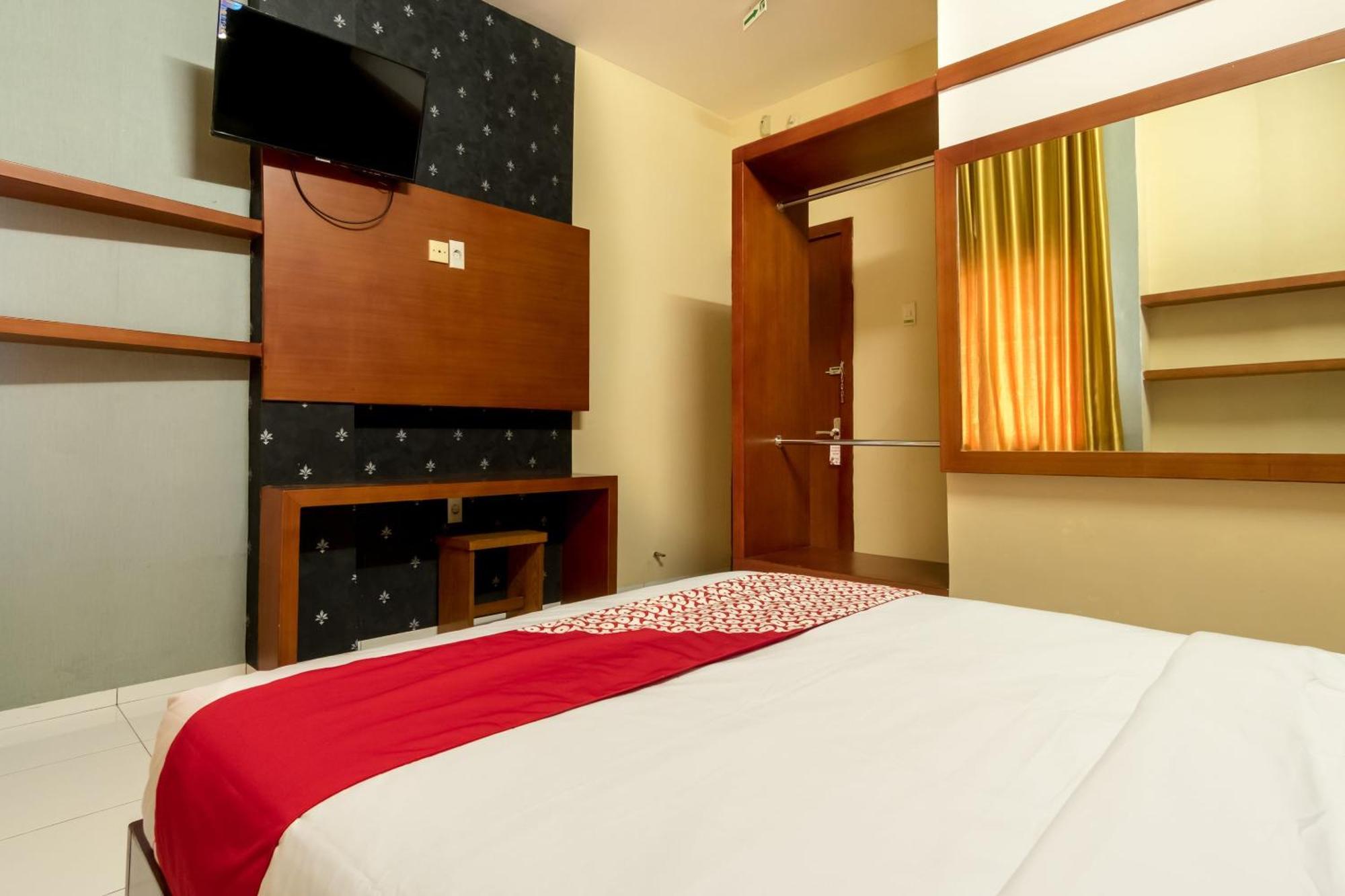 Capital O 615 Residence Puri Hotel Syariah Medan Dış mekan fotoğraf